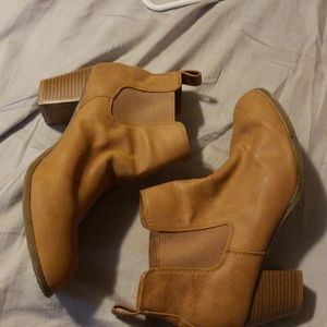 Brown old navy womens boots.